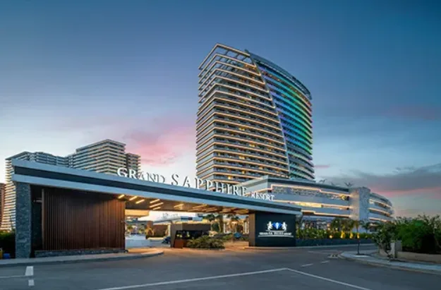 Grand Sapphire